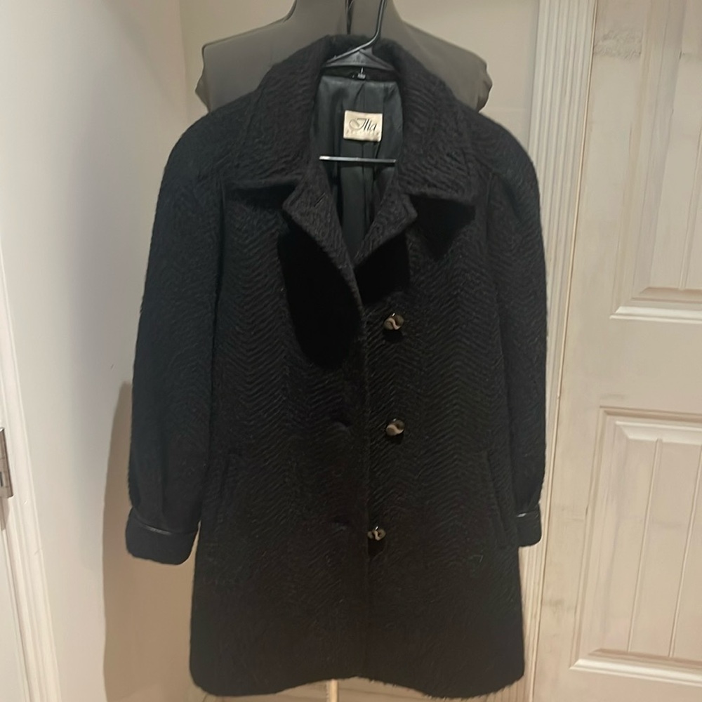 🇮🇹 Beautiful Vintage Jlia Boutique women’s black coat
